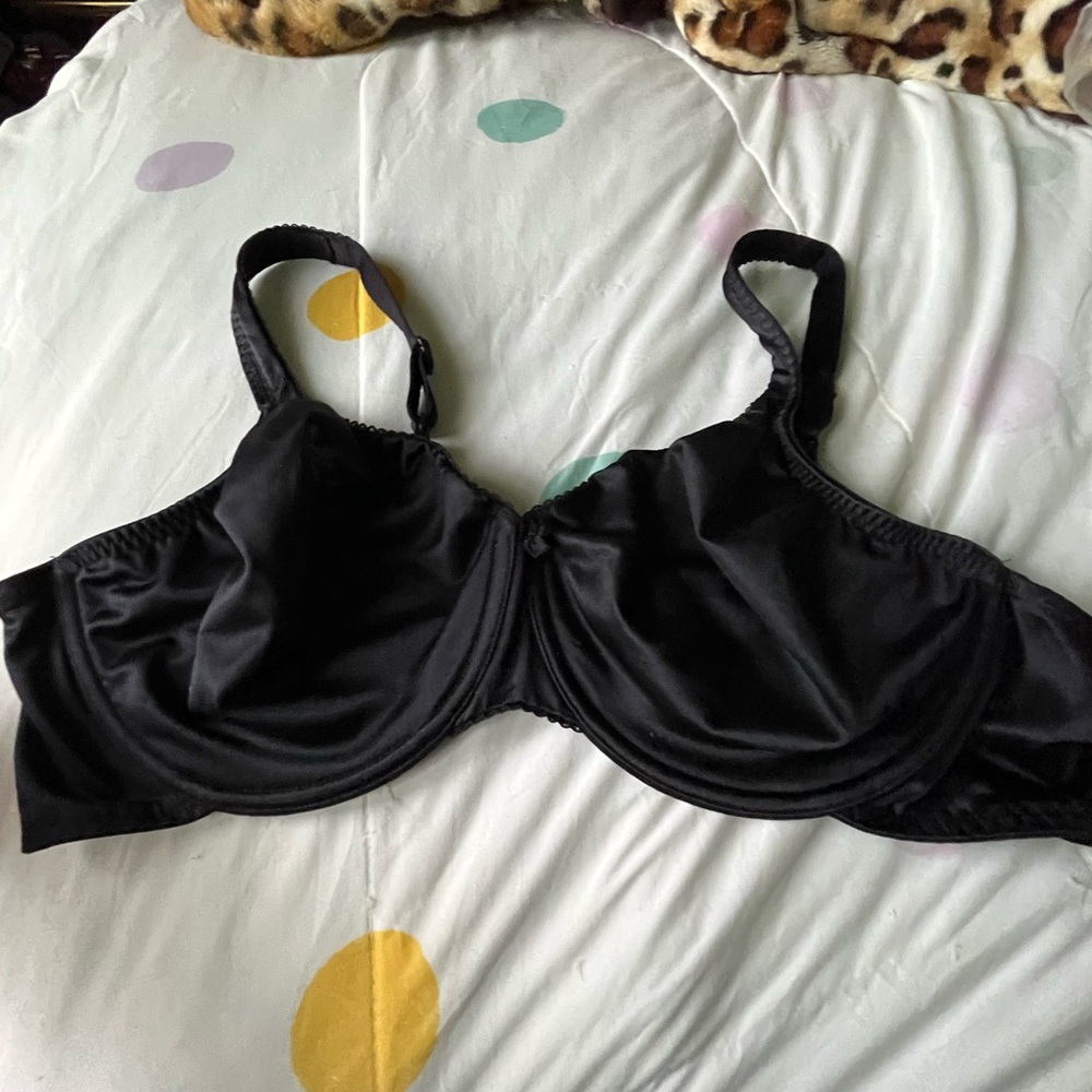 Curvation Black Full Support Underwire Bra With Adjustable Straps Size 42C